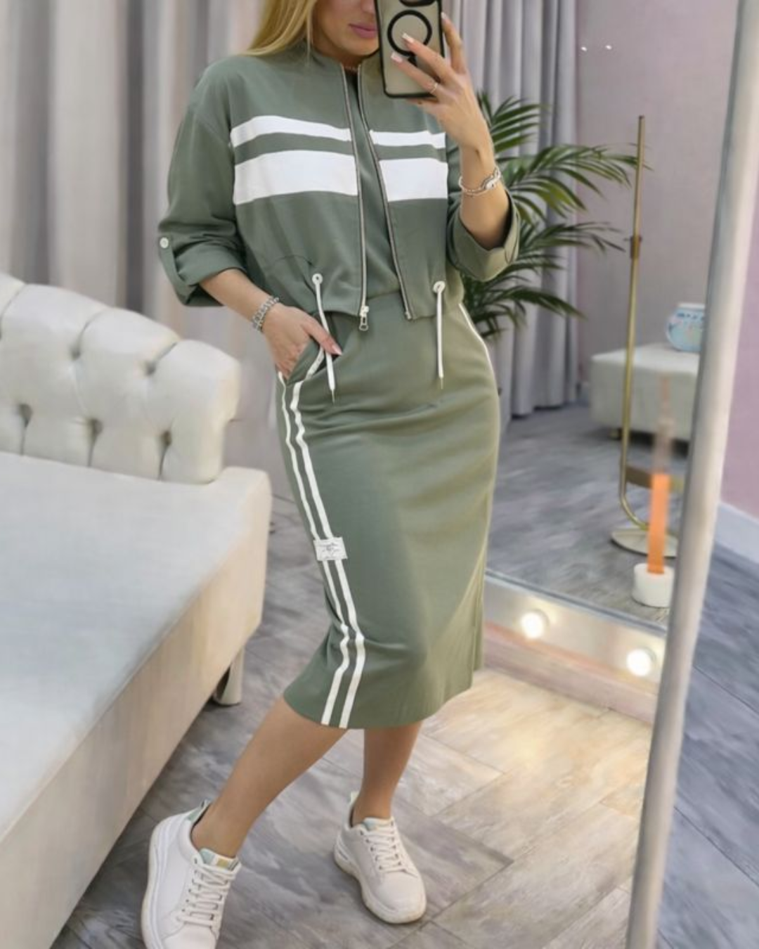 Conjunto de Dos Piezas: Chaqueta y Vestido